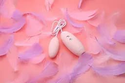 Вакуумний стимулятор з віброяйцем 2 в 1 KissToy Miss VV Pink (SO3761) [95842] - мініатюра 4