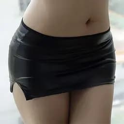 Мини-юбка приталенная латексная черная без застежки XS/S