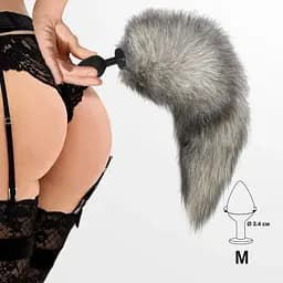 Силіконова анальна пробка Art of Sex з хвостом із натурального хутра Size M Artctic fox - мініатюра 4