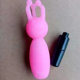 Вібратор з додатковими вусиками та посмішкою Фуксія K0128-3