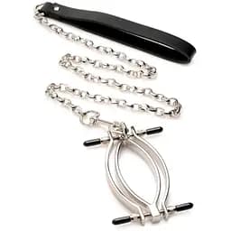 Затискач для статевих губ з повідцем Master Series Pussy Tugger