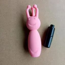 Вібратор з додатковими вусиками та посмішкою Рожевий K0128-1