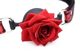 Кляп з кулькою Master Series Eye-Catching Ball Gag With Rose: Естетика БДСМ та романтичне домінування - мініатюра 3