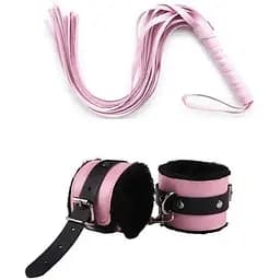 БДСМ наручники и кожаный кнут