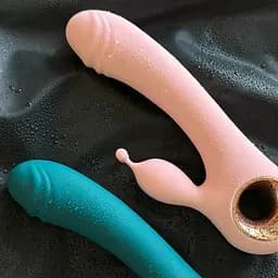 Подвійний масажер з імітацією язичка