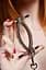 Зажим для половых губ с поводком Master Series Pussy Tugger Adjustable Vagina Clamp with Chain - миниатюра 8